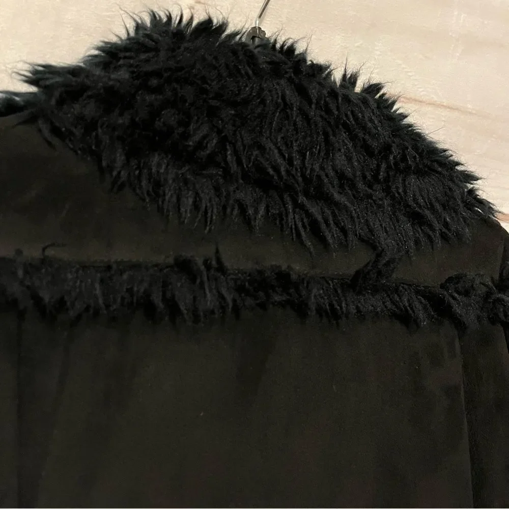 Girls Gap Black Faux Suede Fur Lined Coat with Horn-like Buttons XS/S (4-7)